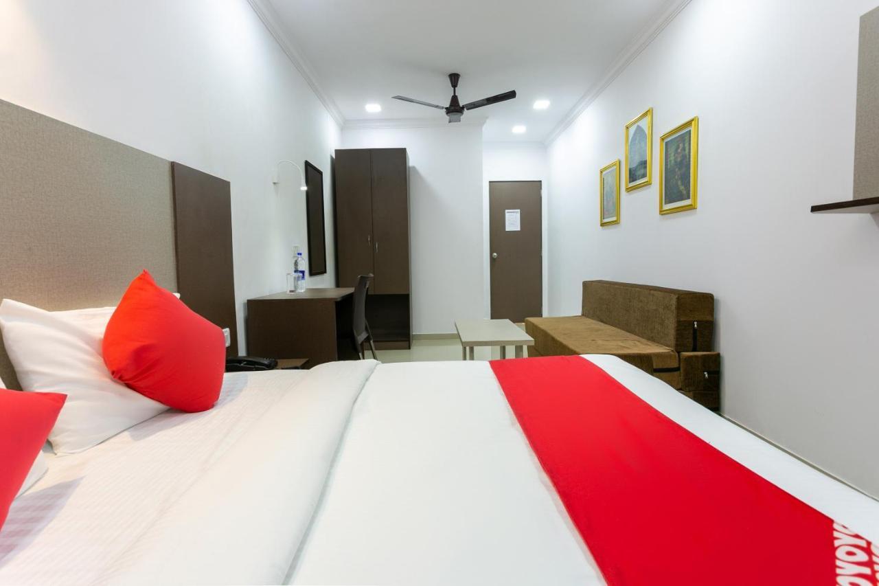 Collection O 74412 Ardaas Residency Hotel Mumbai Exterior foto